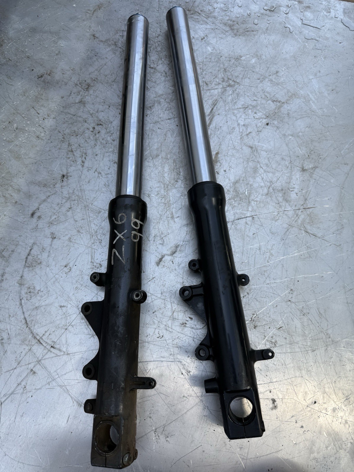 Kawasaki ZX6 ZX 6 R ZX6R Forks Fork Clamp front end clamps trees oem Genuine