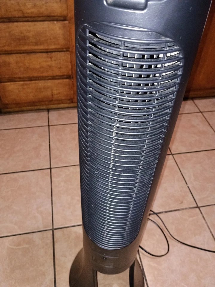 霍尼韦尔塔式风扇安静装置(状况极佳)手动无遥控器(阅读资料) — 第 4/4 张图片