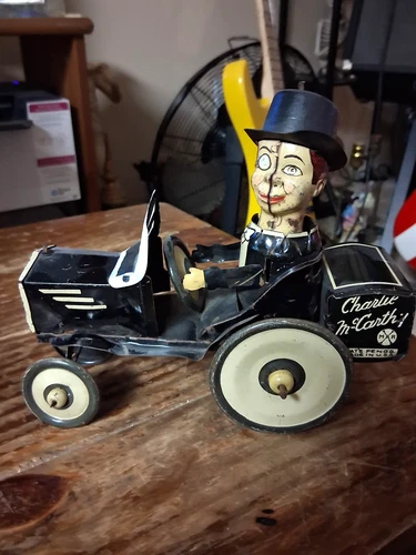 VTG. 1940's Tin Litho MARX * CHARLIE MCCARTHY * WIND-UP CAR MECHANISM SLIPS!
