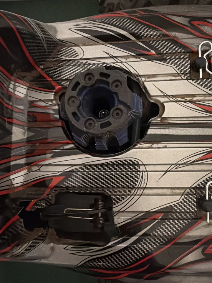 Traxxas T-Maxx Tmaxx 3.3  Nitro Monster Truck RTR with THS RACING PIPE TQI RADIO - Image 4 of 4