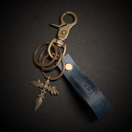 Personalized D&D leathe key ring, Handmade Blue Leather, Unique customized gift - Picture 2 of 14