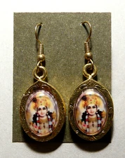 VISHNU ENCASED EARRINGS_HINDI_INDIA_HYPOALLERGENIC EAR WIRES_261722