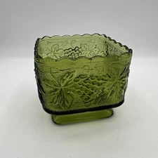 Vintage Anchor Hocking Square Green Glass Candy Dish Bowl Grapes Leaves Planter