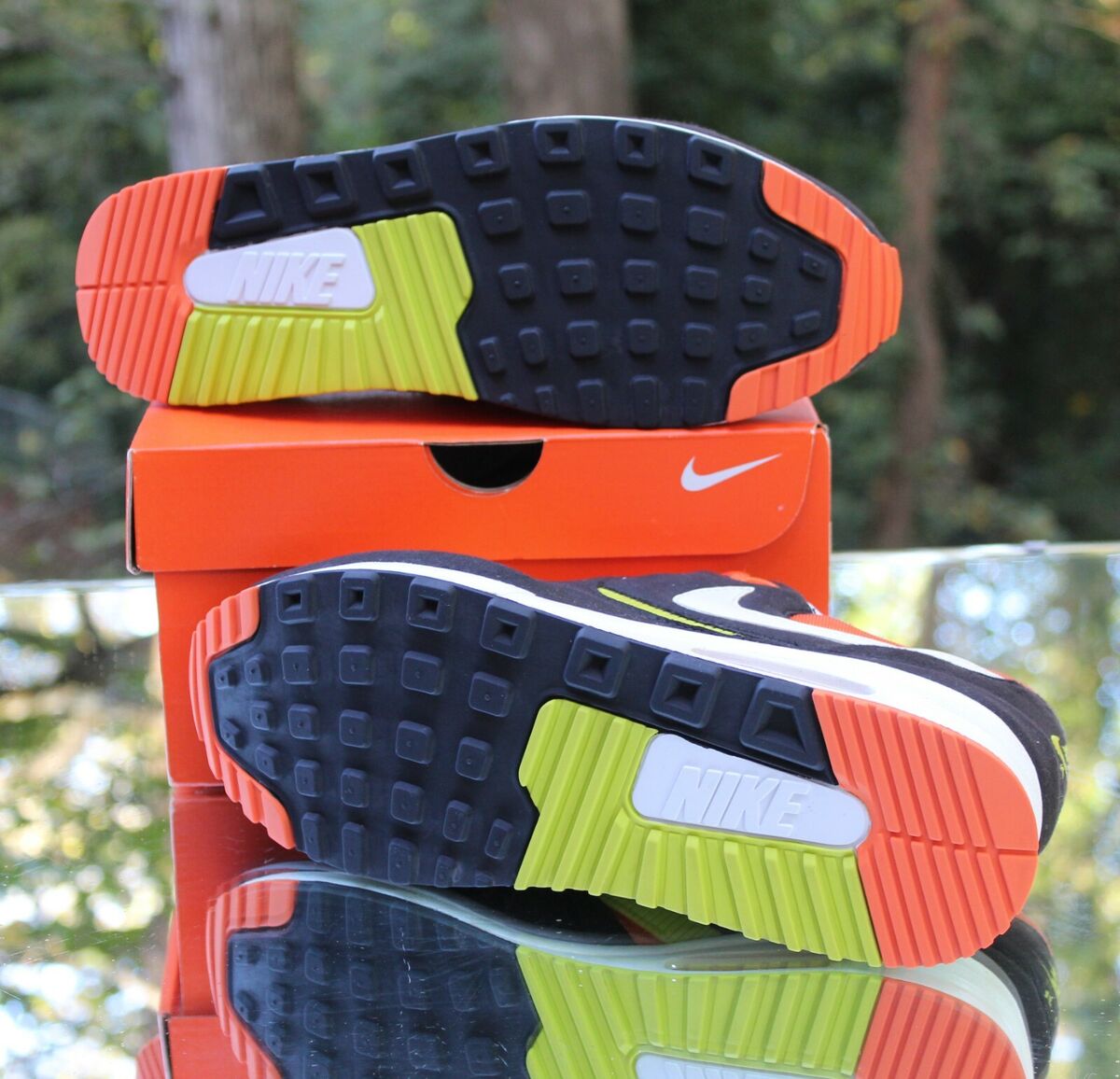 Nike Air Max Light 2007 Men's Size 10 Black Green Orange Nike Air Max Light 2007 Men's Size 10 Black Green Orange