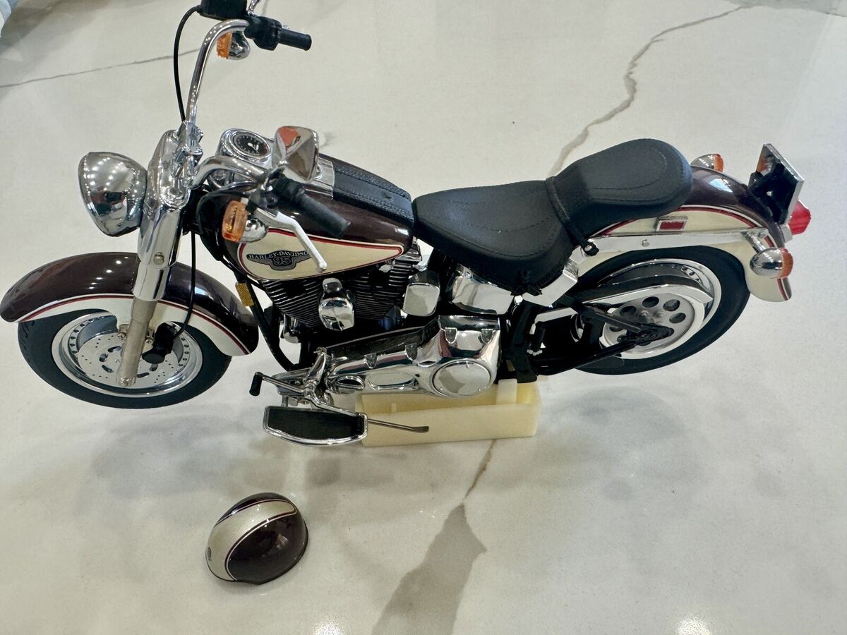 Franklin Mint 1998 Harley Davidson Fat Boy 95th Anniversary Franklin Mint 1998 Harley Davidson Fat Boy 95th Anniversary