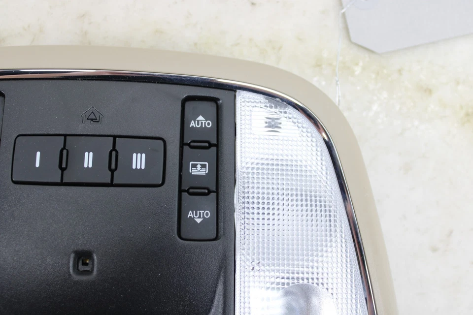 Jeep Grand Cherokee 2014-2021 conjunto de luces domo OEM IN133 Foto 2 de 4