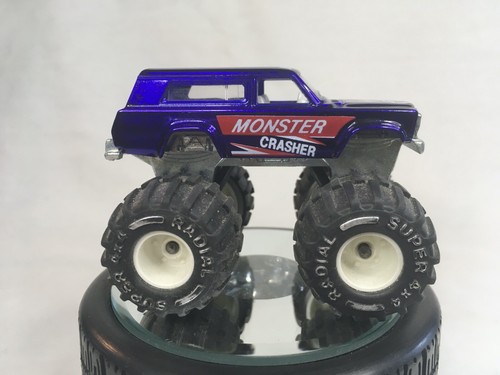Majorette 4x4 Super Rockers - MONSTER CRASHER - 1970s Jeep Wagoneer - Picture 6 of 12