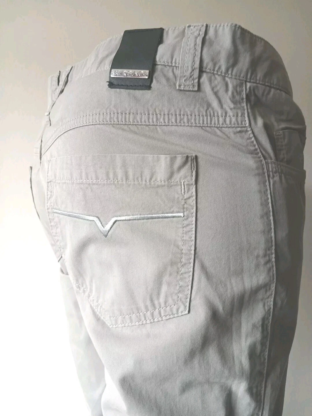 Pantaloni chino Versace taglia 30×32 gambe sottili 5 tasche estive leggeri con logo