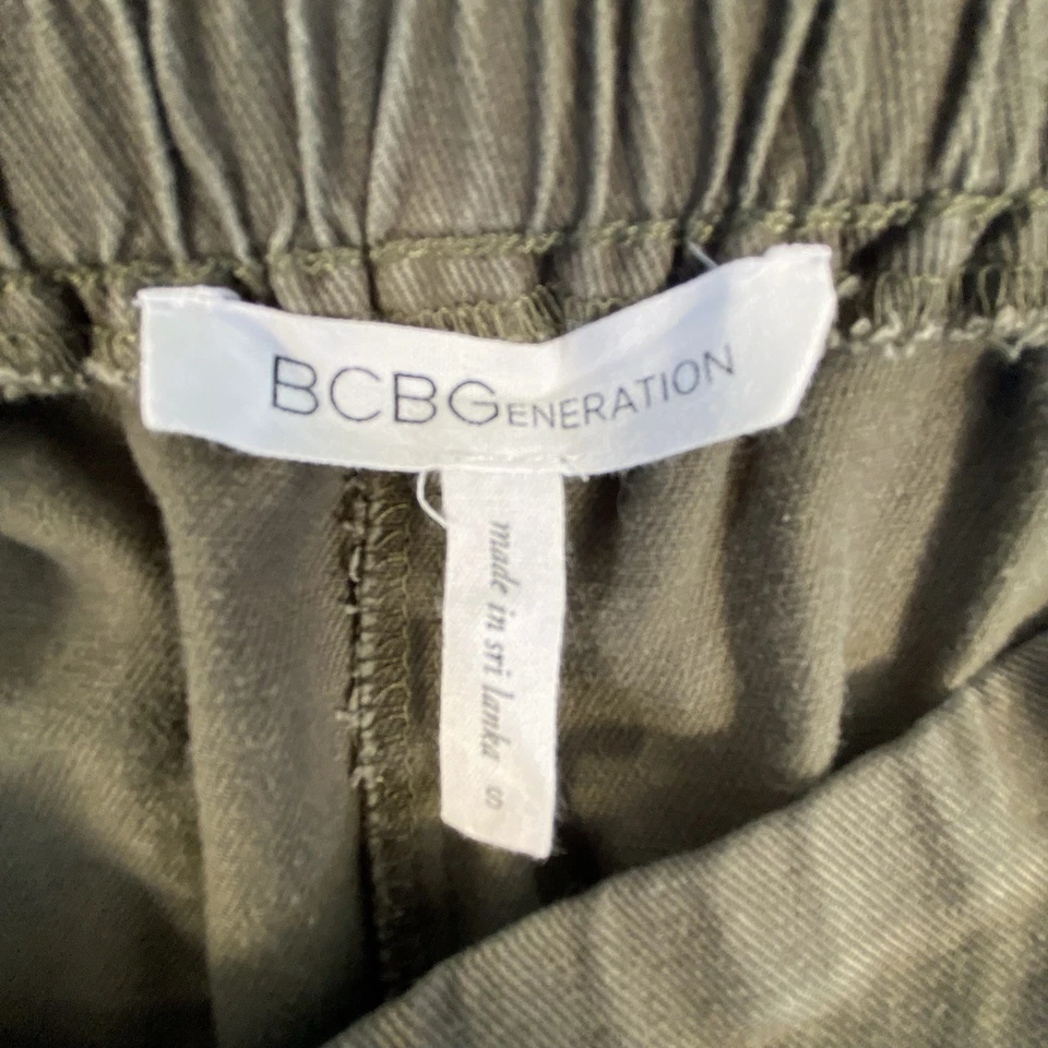 Short BCBGeneration feminino verde com bolsos, elástico na cintura, tamanho P - Imagem 4 de 4