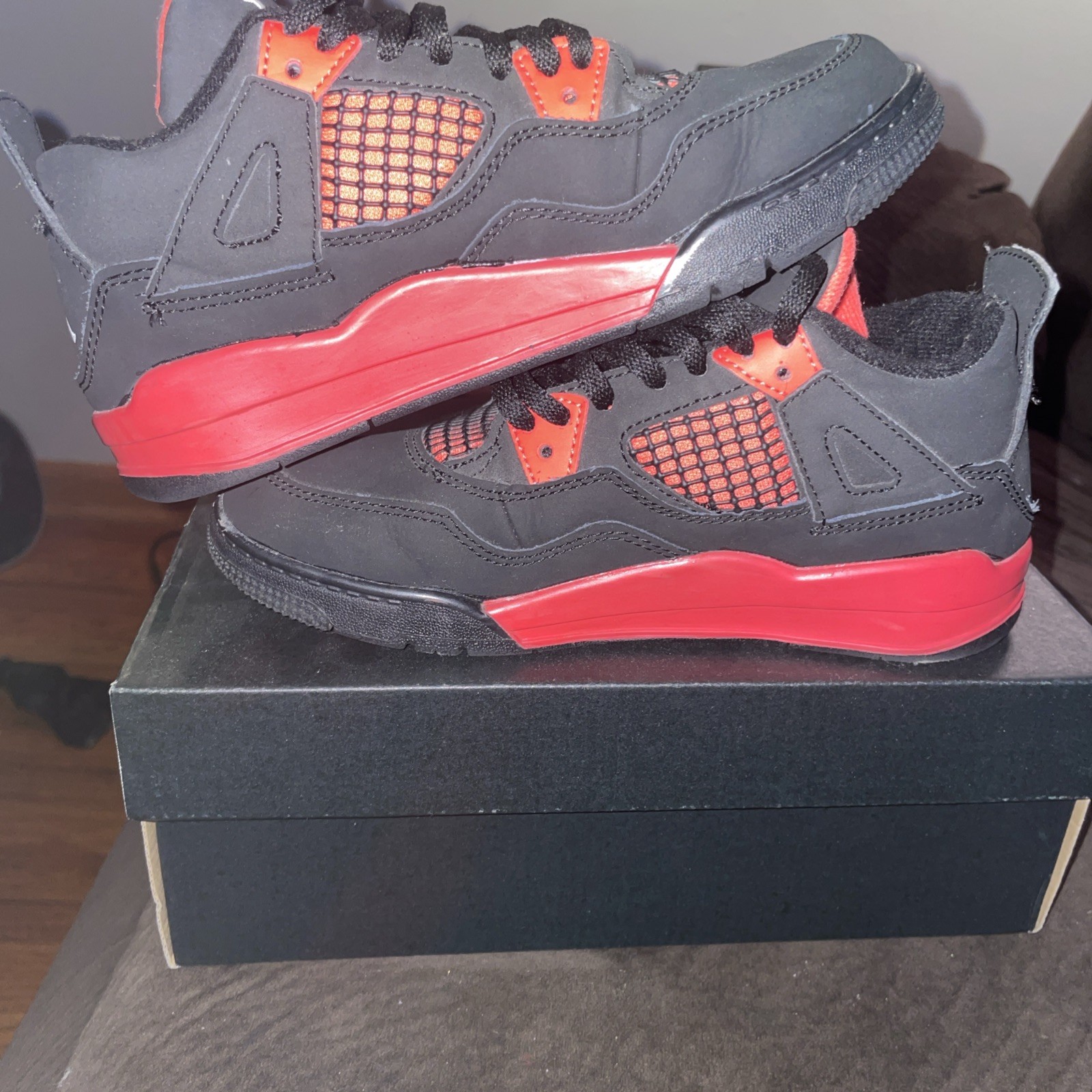 Jordan 4 Retro Low Red Thunder (Size2y) Bought From StockX Worn 2wic No bx