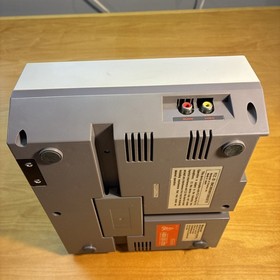 Nintendo NES Console With Cables 2 Controllers Model NES-001  SuperMario Zapper