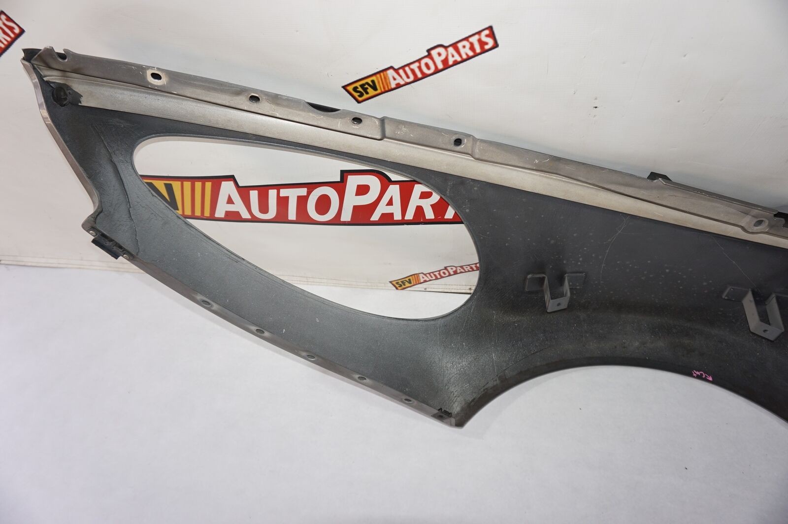 ASTON MARTIN DBS FENDER RIGHT PASSENGER 2007 2008 2009 2010 2011 8D33-16005-AG