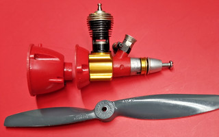 Cox Tee dee .020 in good condition with tank and propeller.