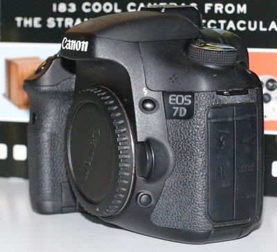 Canon EOS 7D 18.0 MP DSLR *only 4k clicks*
