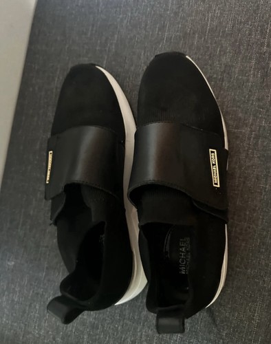 Black And White Mesh Michael Kors Sneakers - Picture 5 of 13