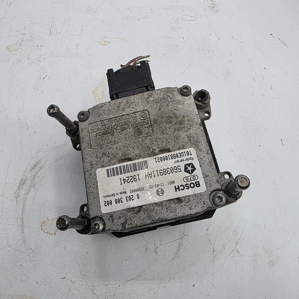 JEEP GRAND CHEROKEE DURANGO ADAPTIVE CRUISE CONTROL DISTANCE SENSOR MODULE OEM - Image 4 of 4