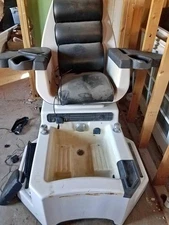 European Touch LTD II Onmi Spa Pedicure And Manicure Station With Massage Chair