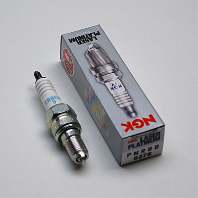 Bougie NGK PMR8B pour sécuriser le démarrage à froid de votre scooter Piaggio X7 250