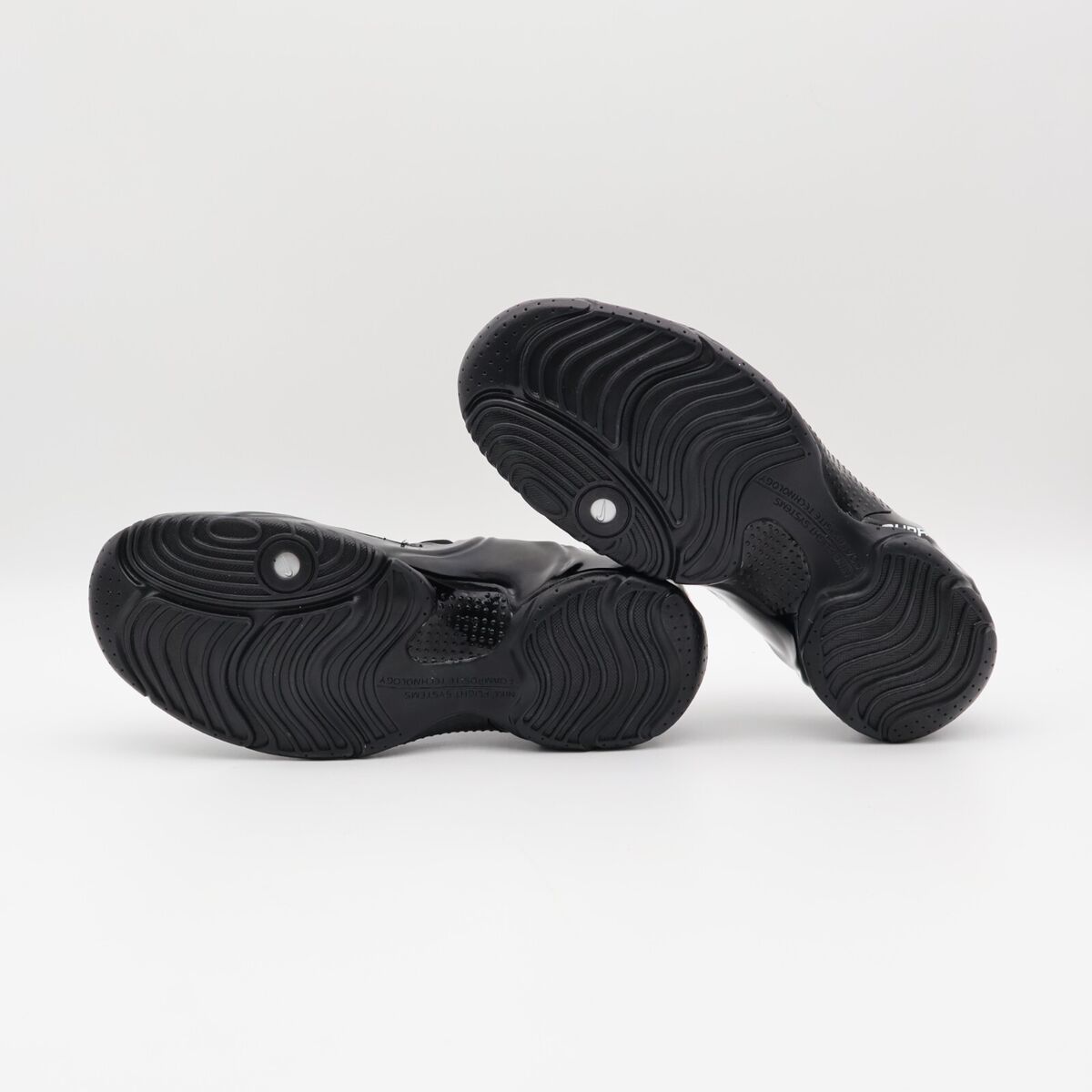 HJ6215-001 Supreme Nike Clogposite SP Black FW24 Week3 HJ6215-001 Supreme Nike Clogposite SP Black FW24 Week3