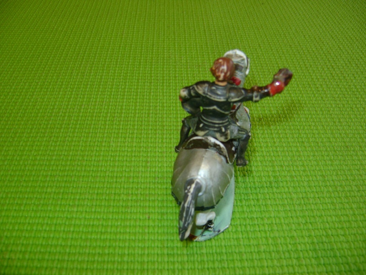 SOLDAT STARLUX MOYEN AGE / FIGURINE CHEVAL