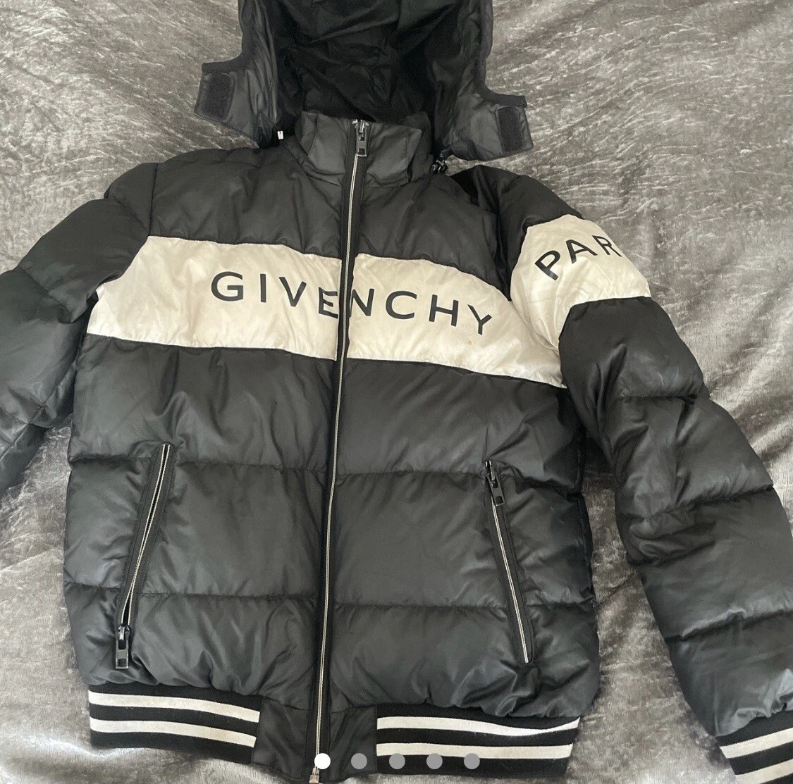 cappotto givenchy ACQUISTA ORA MENTRE IN OFFERTA PER TEMPO LIMITATO