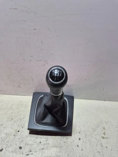 Pomello Cambio Universale In Nero E Argento Per Audi (A1, A3, A4, A5, A6, A8, Q2, Q3, Q5) E VW Passat – Leva Originale