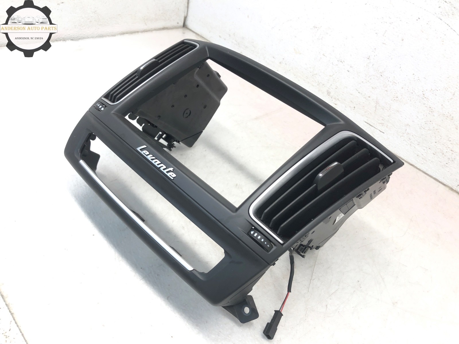 2017-2020 MASERATI LEVANTE CENTER DASH AC HEATER CLIMATE CONTROL AIR VENT GRILLE