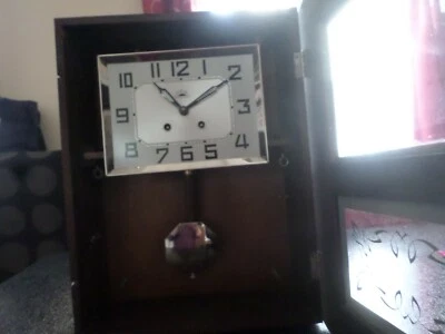 HORLOGE ANCIENNE AVEC BALANCIER MARQUE MORBIER - Photo 1/4
