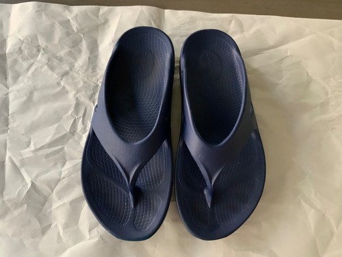 OOFOS OOriginal Recovery Thong Sandals Mens Size 9 Blue Slip On Flip Flop Shoes