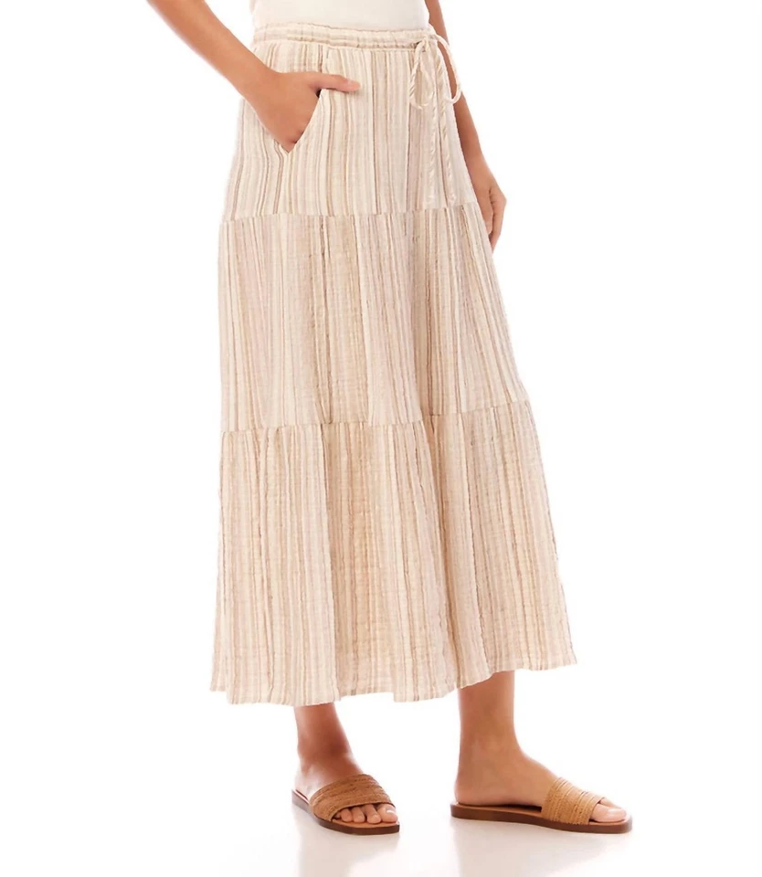 Saia midi Karen Kane metálica em camadas tamanho G - Imagem 2 de 3