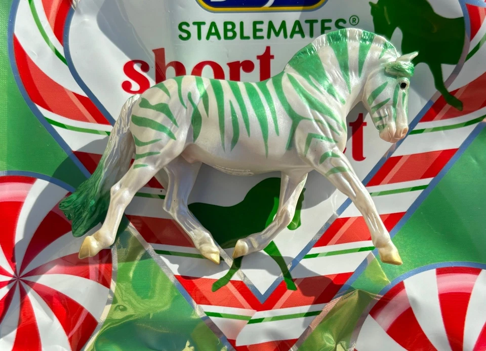 Breyer * SHORT & SWEET * 2025 Holiday Stablemate - Limited Edition * NEW  - Image 2 of 2