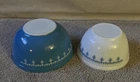 Vintage Pyrex Snowflake Garland Pattern Blue White Nesting Mixing Bowls 402 403