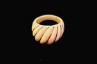 ☆☆Elegant Antique Art Deco Carved Ring  With Beautiful Gold Accents☆☆ — photo 2