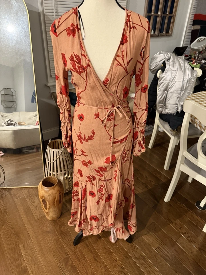 Maxi vestido envolvente floral Johanna Ortiz para mujer talla pequeña Foto 3 de 4