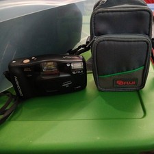 Fuji Discovery 90 Date 35mm Point  Shoot Camera Auto Focus w/Case. used