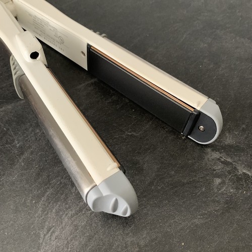 Sharper Image Hair Straightening Flat Iron CA905 Digital - Picture 3 of 5