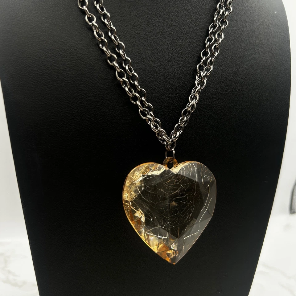 Collar de cadena de plata grueso grande colgante de corazón de vidrio agrietado Y2K declaración Foto 3 de 4