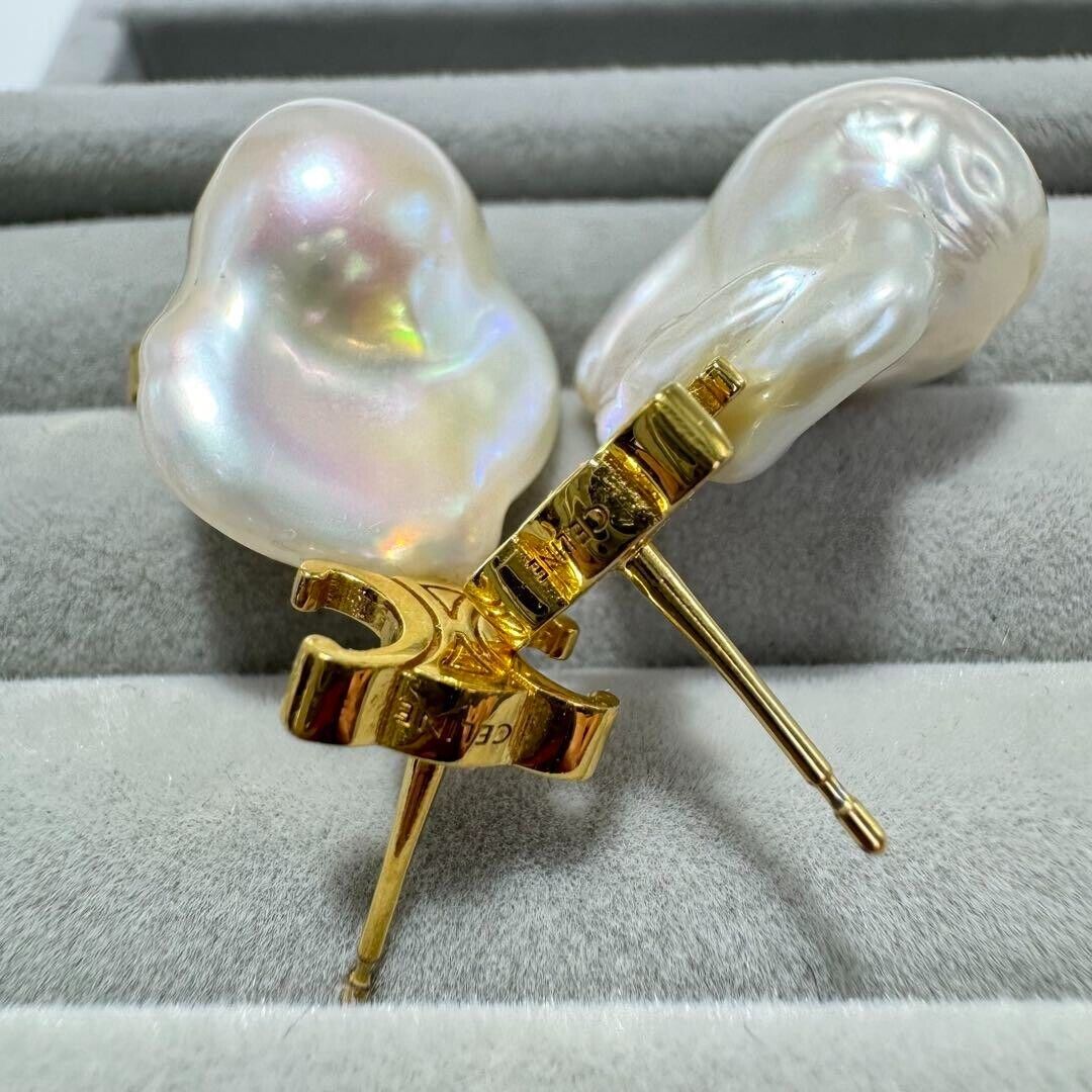 Authentic CELINE Baroque Triomphe Earrings Pearl Used Japan Authentic CELINE Baroque Triomphe Earrings Pearl Used Japan
