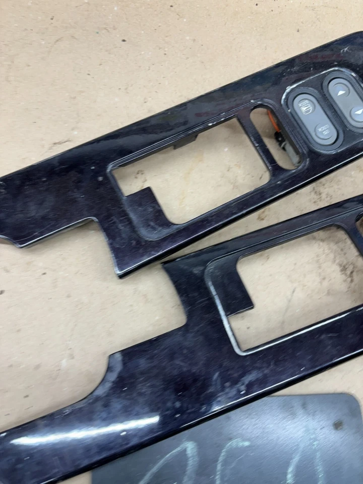 1988 年 90 91 92 93 雪佛兰 GMC K1500 K2500 右门窗开关 — 第 3/4 张图片