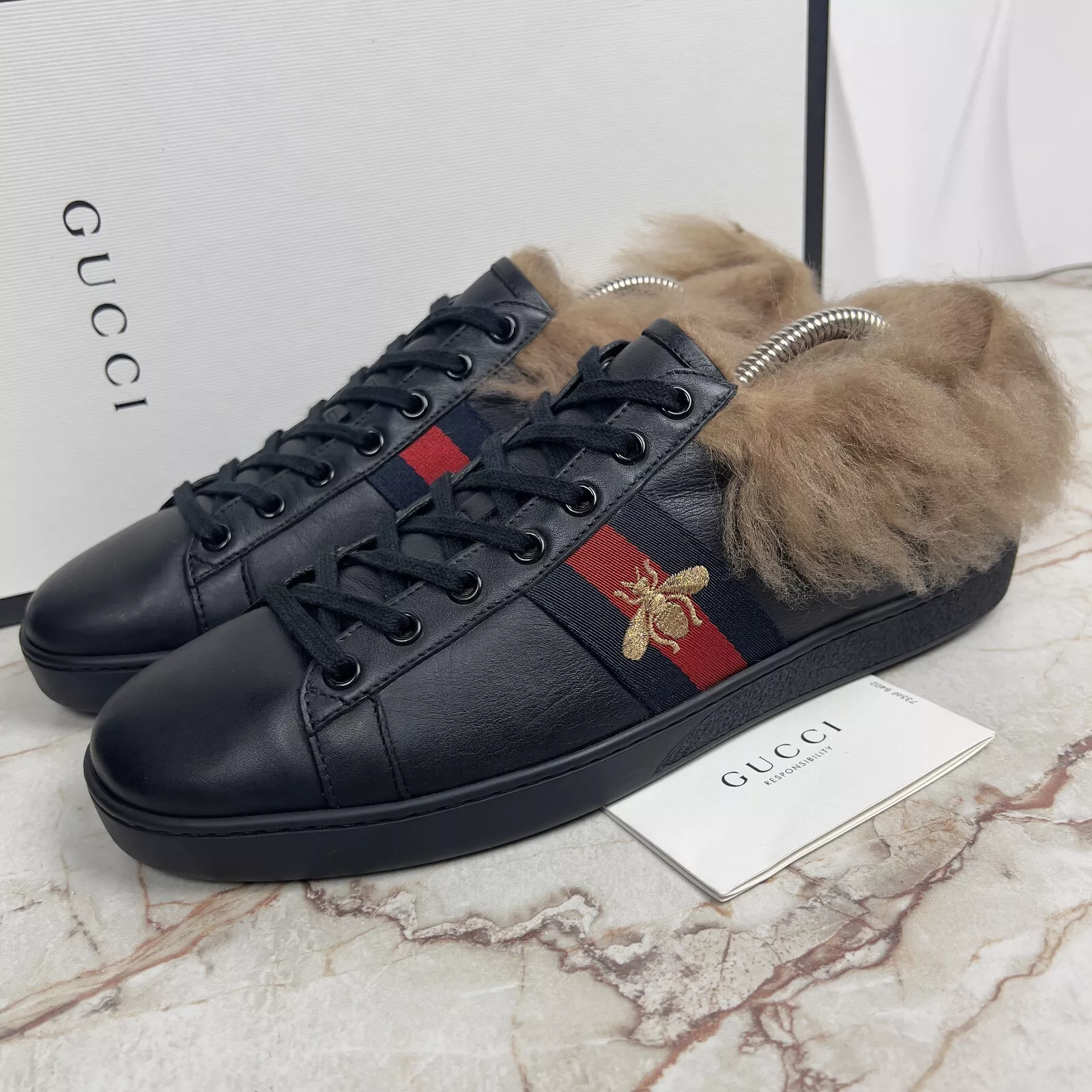 Baskets Gucci Ace Web Bee brodées fourrure cuir noir 40, 10,5 US 7,5 UK