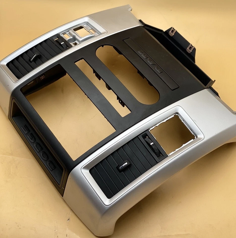 Dodge Ram 1500 2500 3500 tablero radio ventilaciones bisel plateado 2009-2012 Foto 4 de 4