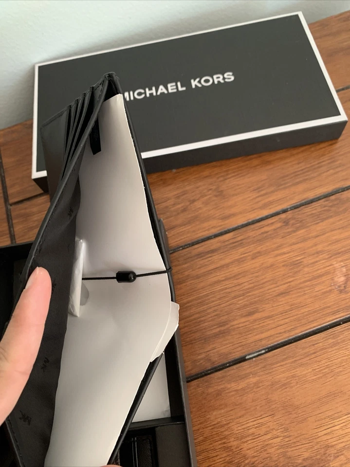 MICHAEL KORS MEN’S WALLET & CARD CASE GIFT SET BRN/BLK MSRP $168 - Image 4 of 4