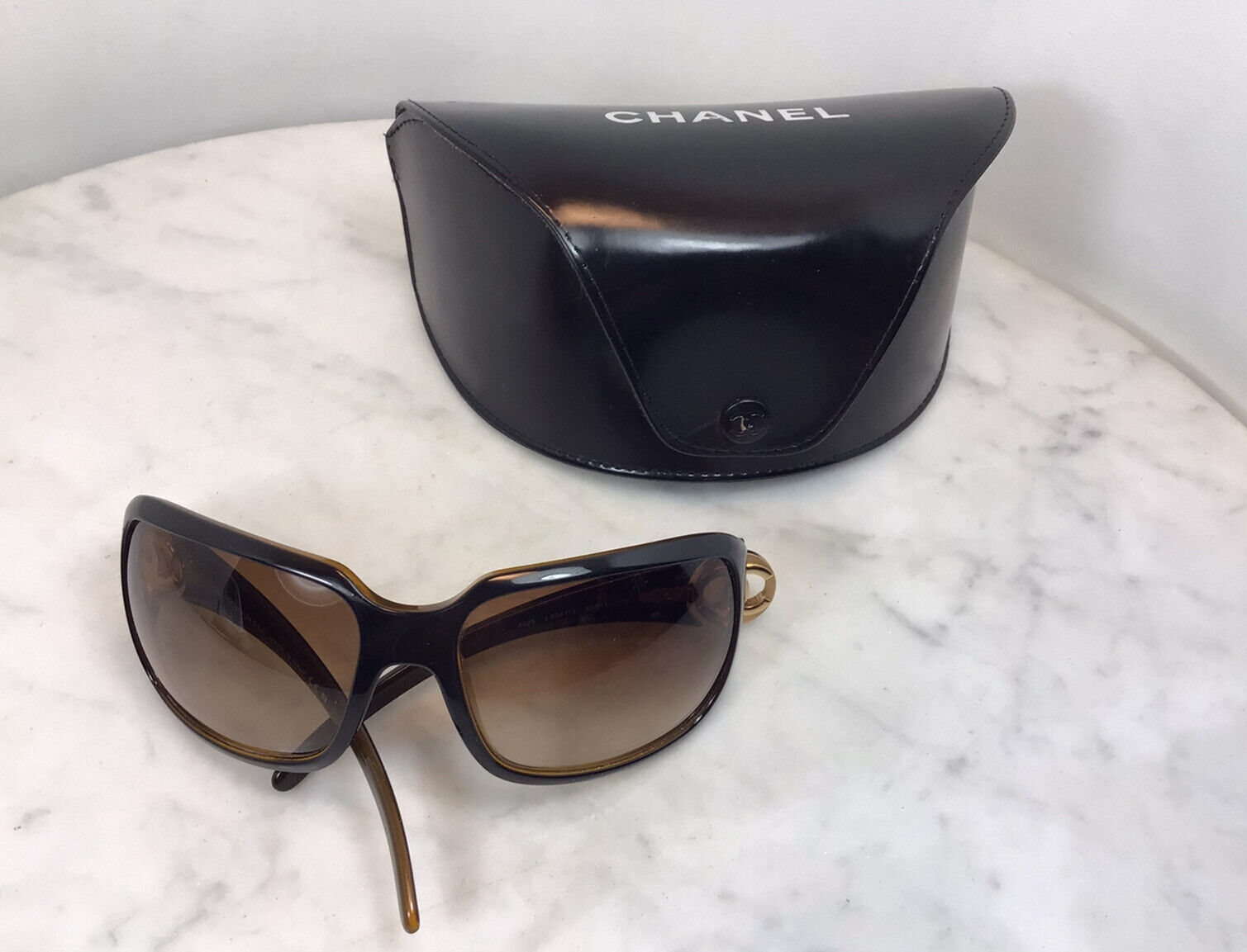 Pre-owned Chanel Synthetic Fibers Oversized Frame Sunglasses In