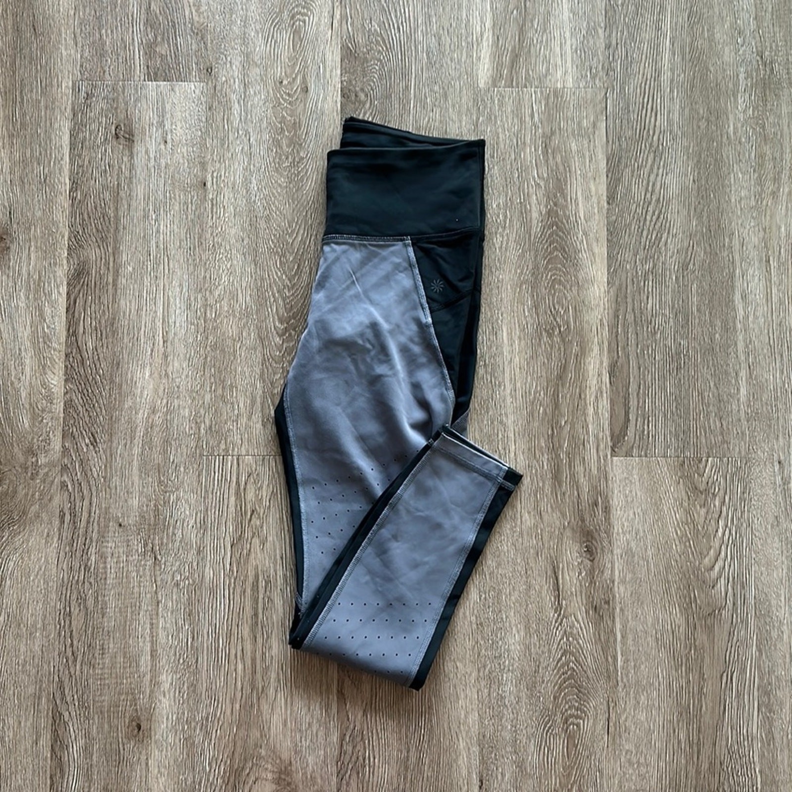 Athleta Sculptek Stealth Tru Cool 7/8 Tights