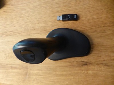 3M Mouse EM 550GPL USB-Maus, ergonomisch, kabellos, mittel, schwarz