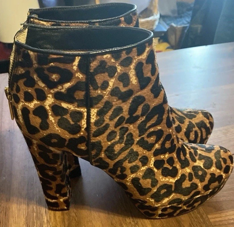 Michael Kors Leopard Print Ankle Boots Size 8.5 - Image 2 of 4