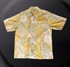 Tommy Bahama Shirt Mens Small Silk Hawaiian Aloha Floral Beach Camp Button Up