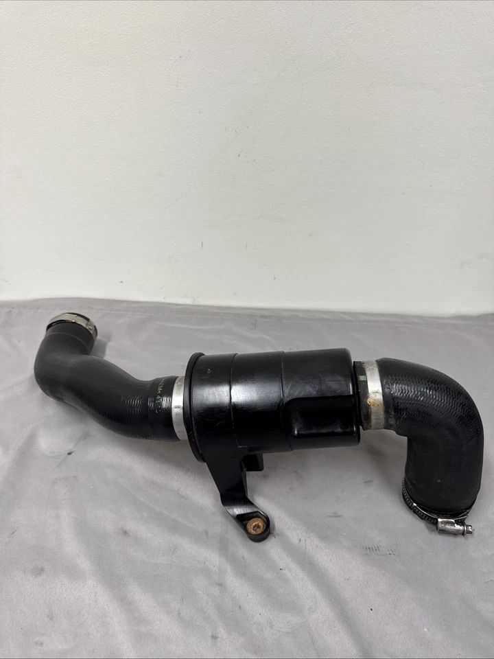 11-16 MINI COOPER S COUNTRYMAN R60 1.6 TURBO INTERCOOLER PIPE OUTLET TUBE 011624 - Imagem 2 de 4