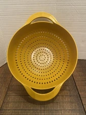 Vintage Harvest Gold 70s Hard Plastic Colander/Strainer