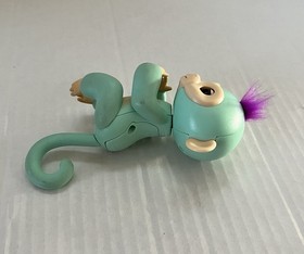 WowWee Fingerlings Baby Monkey Turquoise Interactive Sound Motion Touch Toy